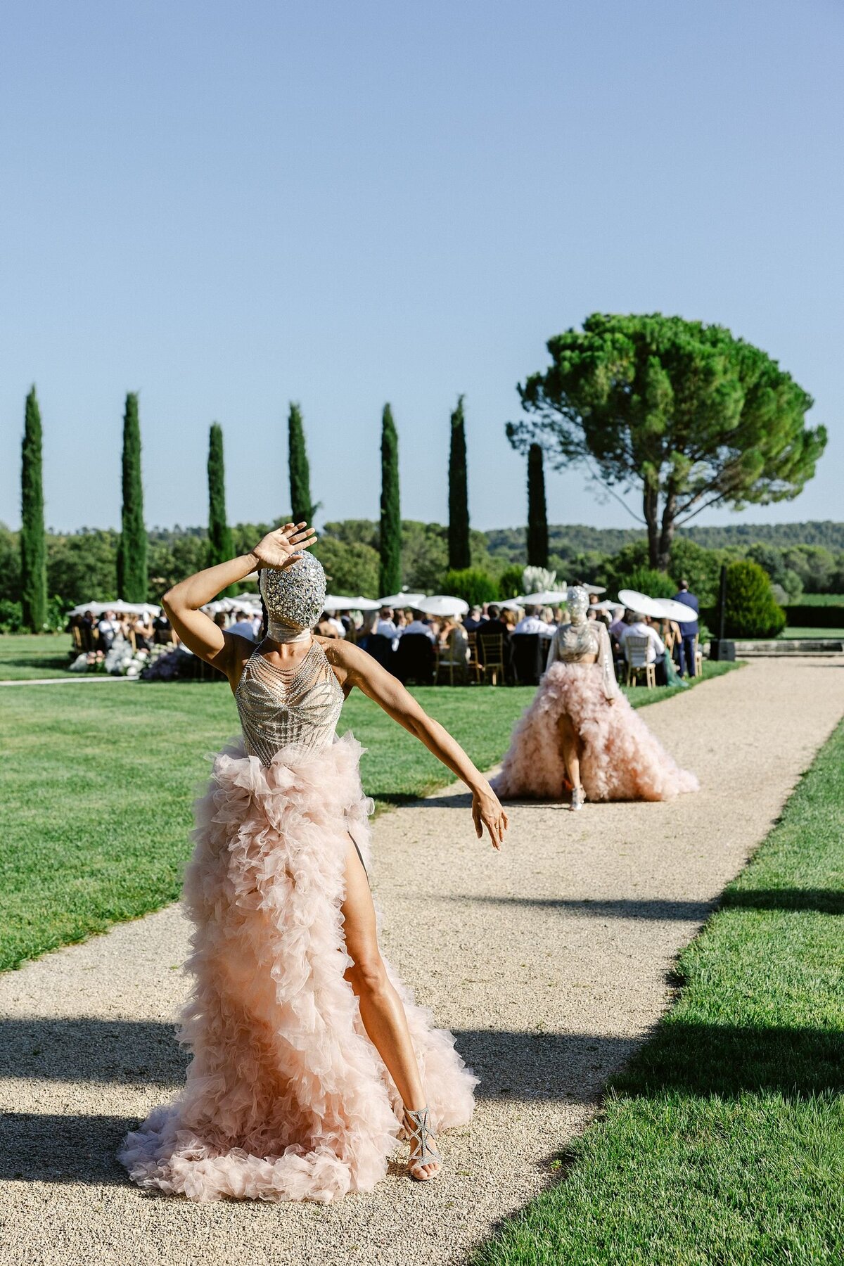 fashion-modern-candid-timeless-wedding-photographer-european-35