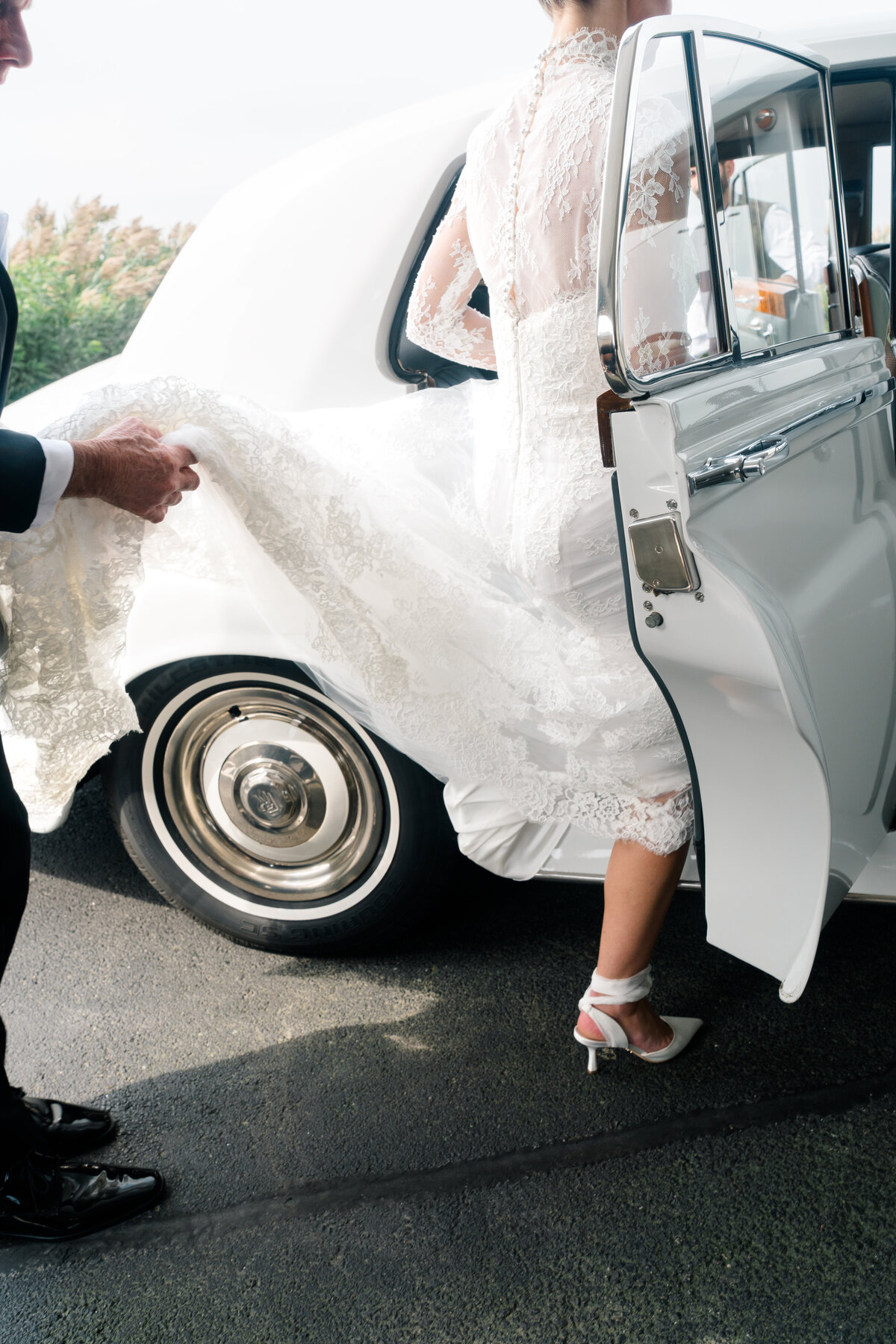 Caprio-Captured-Photography-J&R-NewportCountryClub-Wedding-124
