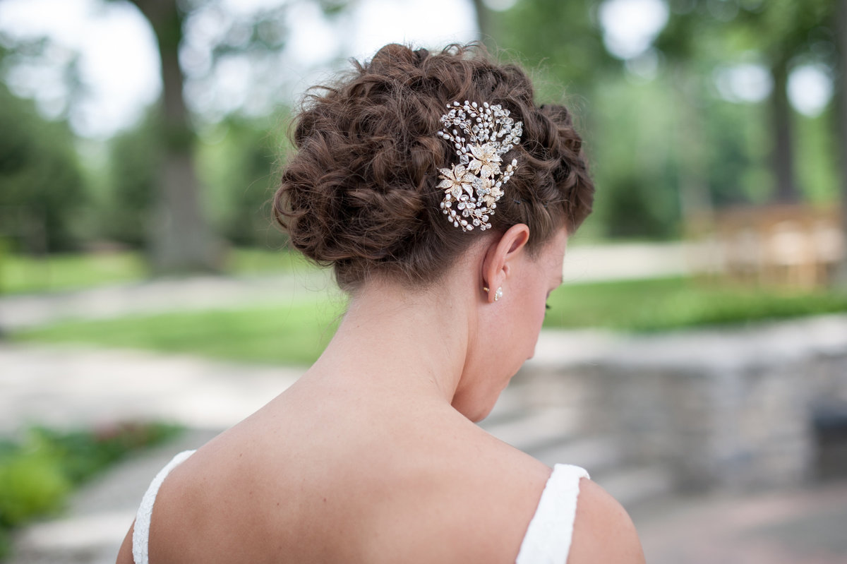 Brides hair portrait at Greenacres Arts Center in Cincinnati