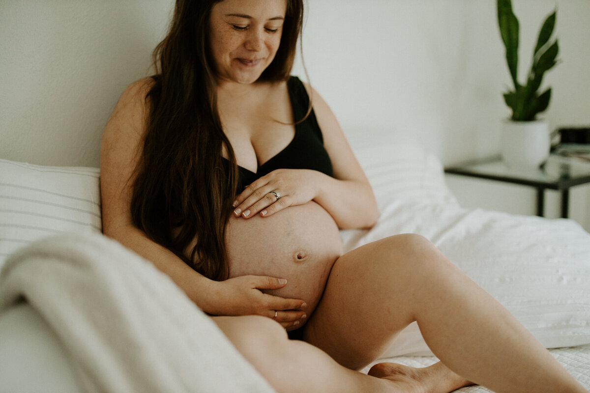 Seattle based motherhood, newborn and family photographer.