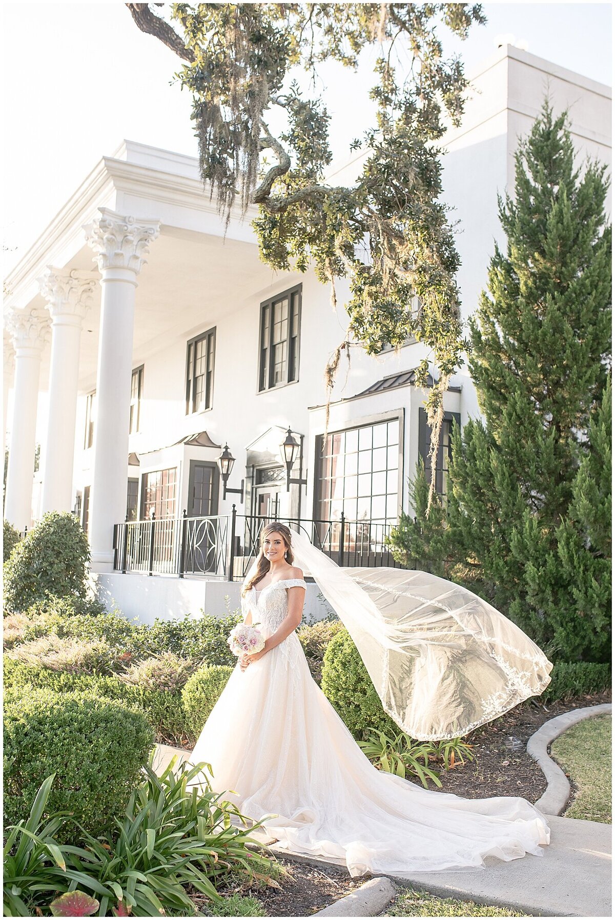Bridal-Wedding-PortraitsThe-White-House-Hotel-Biloxi1237