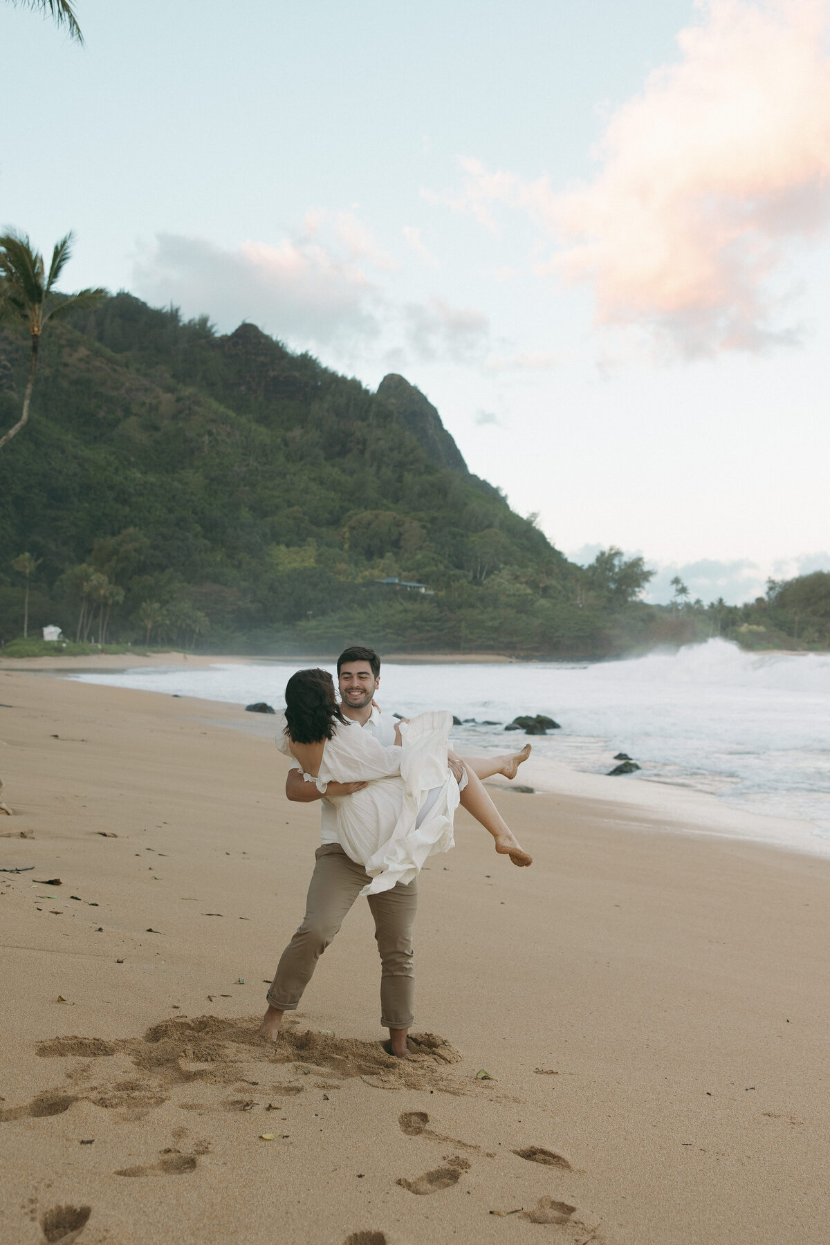 Hawaii elopement / kauai hawaii elopement / hawaii destination wedding / Sophia photo co / north shore hawaii elopement / white dress for beach photos / vow renewal in hawaii / vow renewal kauai / kauai wedding photographer / big island wedding photographer / maui wedding photographer / elopement wedding photographer / Duluth Minnesota wedding photographer
