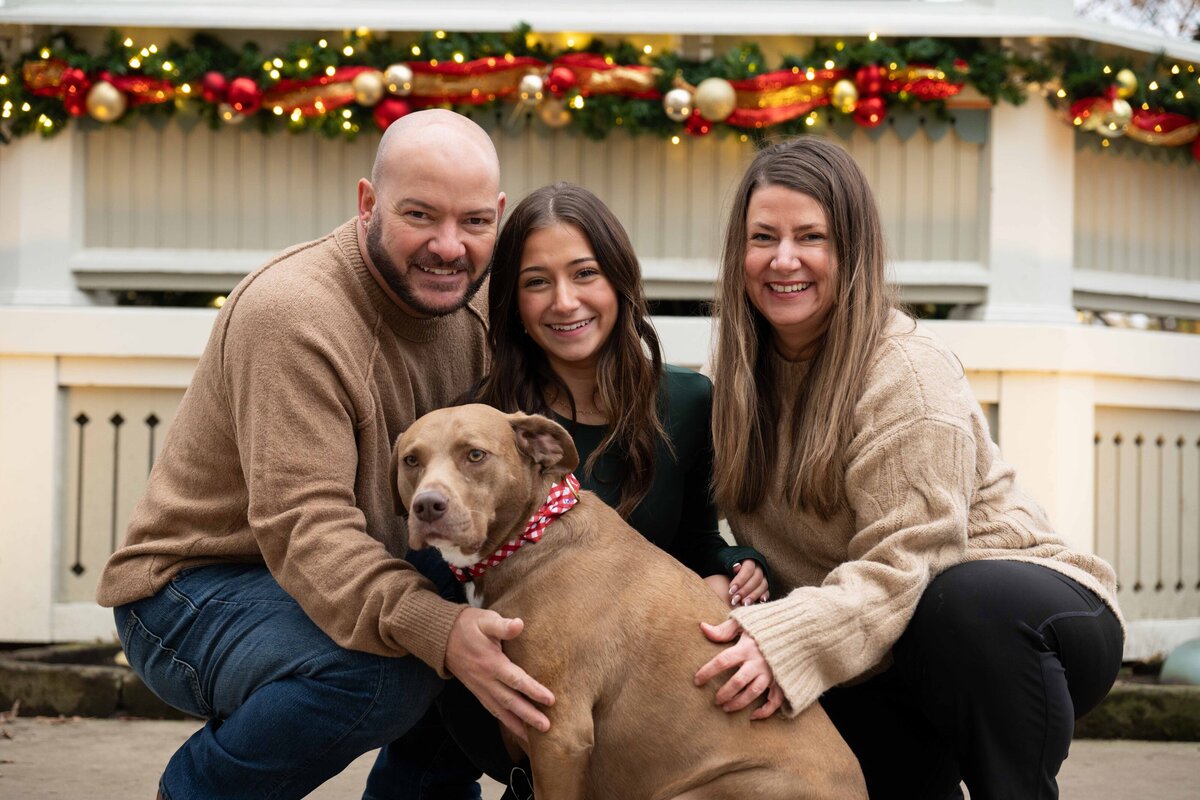 ChristmasFamilyPhotosMedinaOhioPositivelyPortraits-10