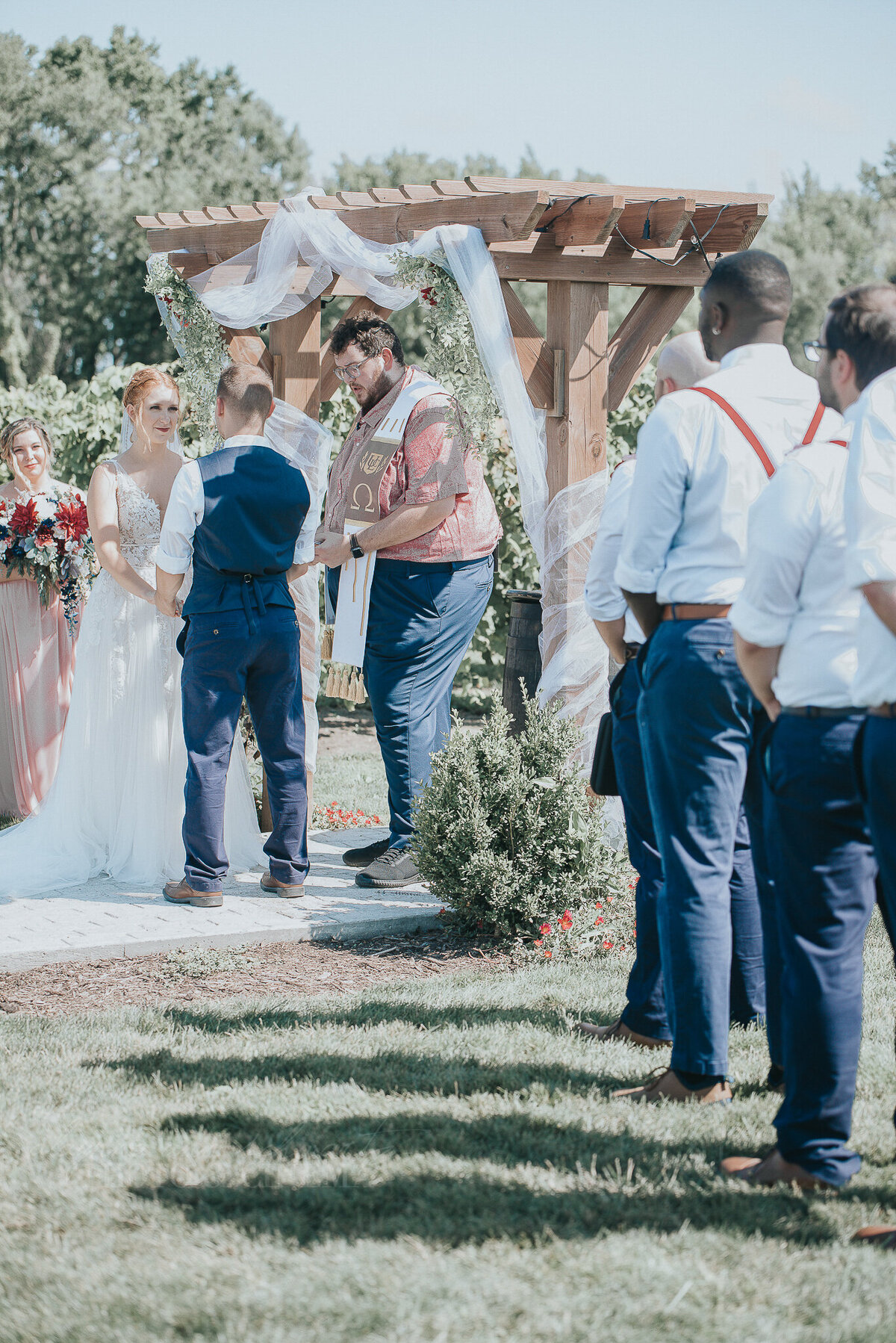 ceremony _ alaynna ann schwartz _ harpors vinyard _ iowa photographer _ playlife photography_0131