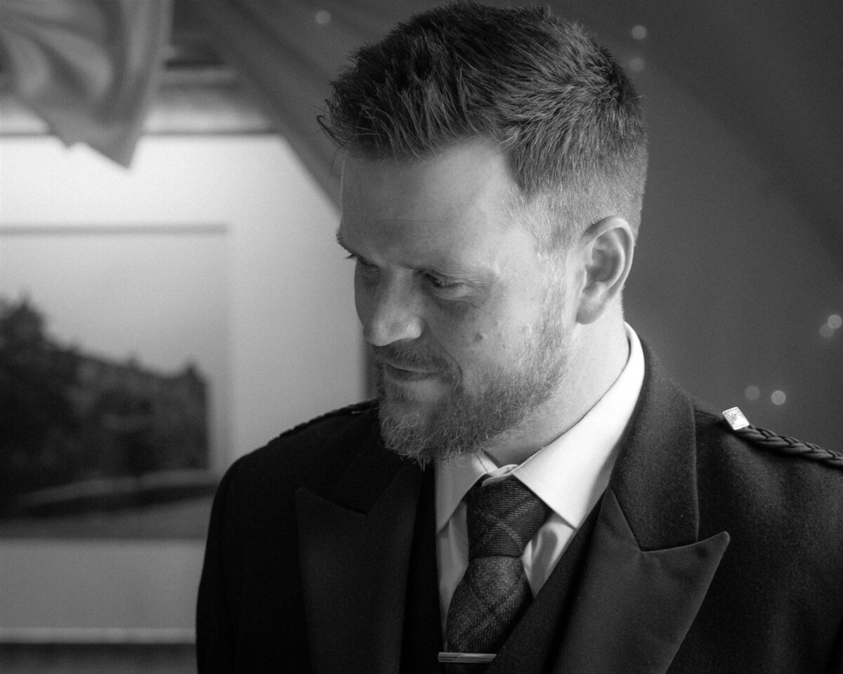 Emotive wedding photography in Edinburgh, Scotland and worldwide  3
