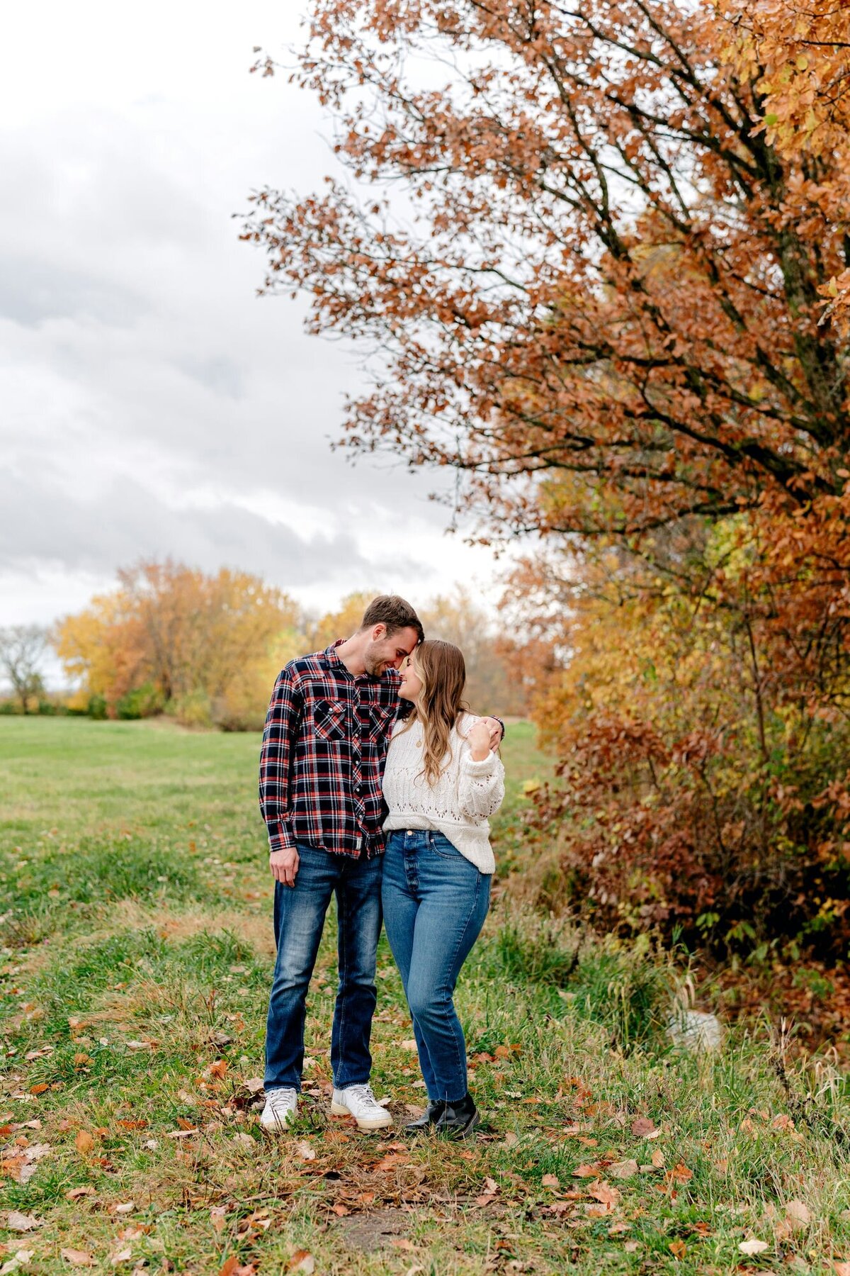 intimate-moment-captured-fall-engagement