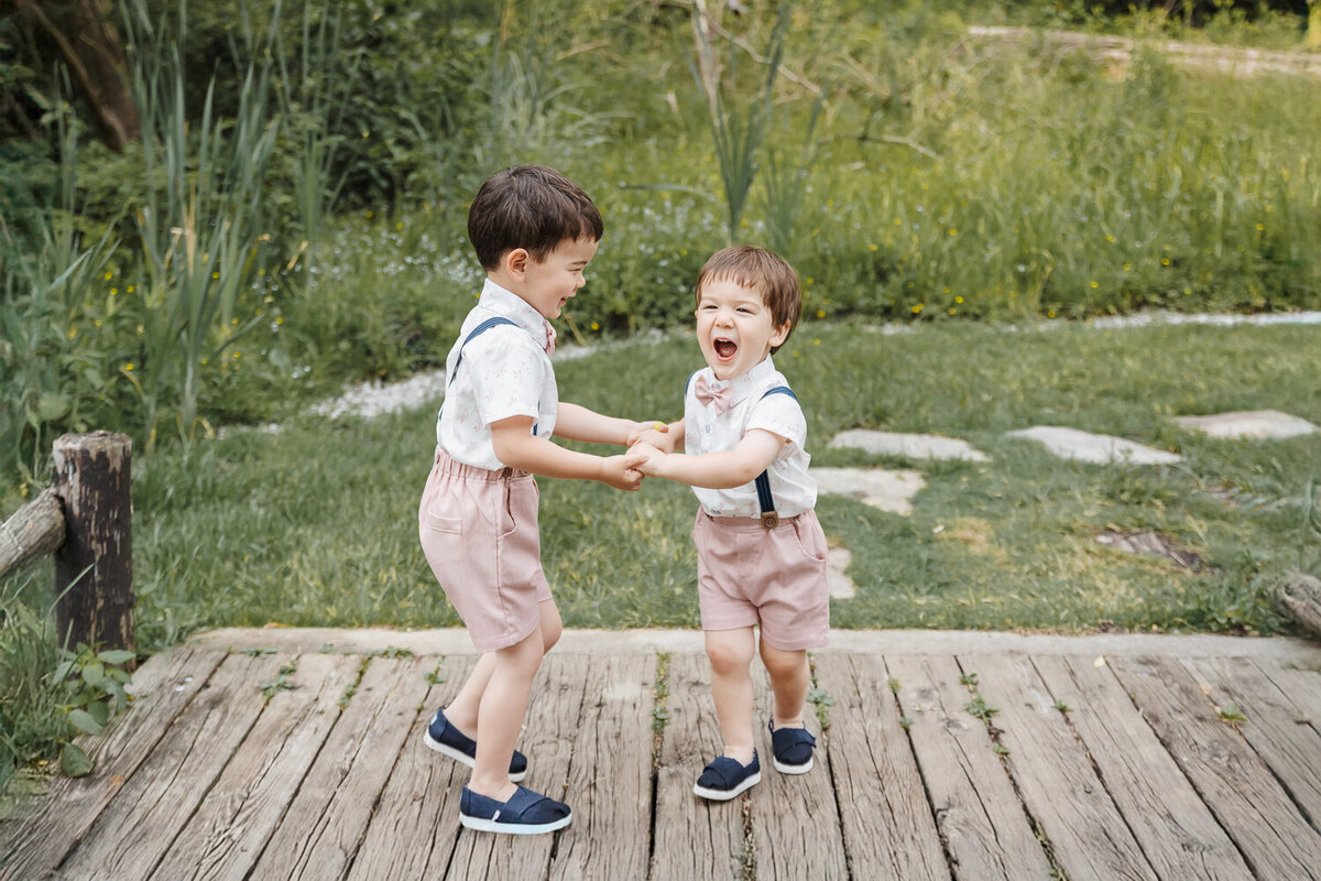 Toronto-family-Photographer-James-Gardens-1