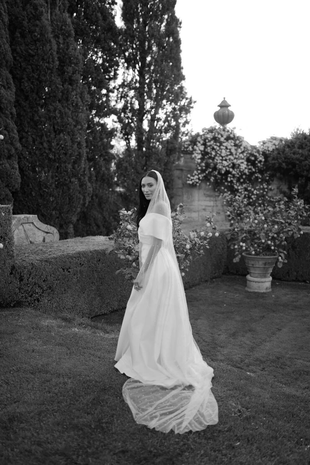 Flora_And_Grace_La_Foce_Tuscany_Editorial_Wedding_Photographer-581