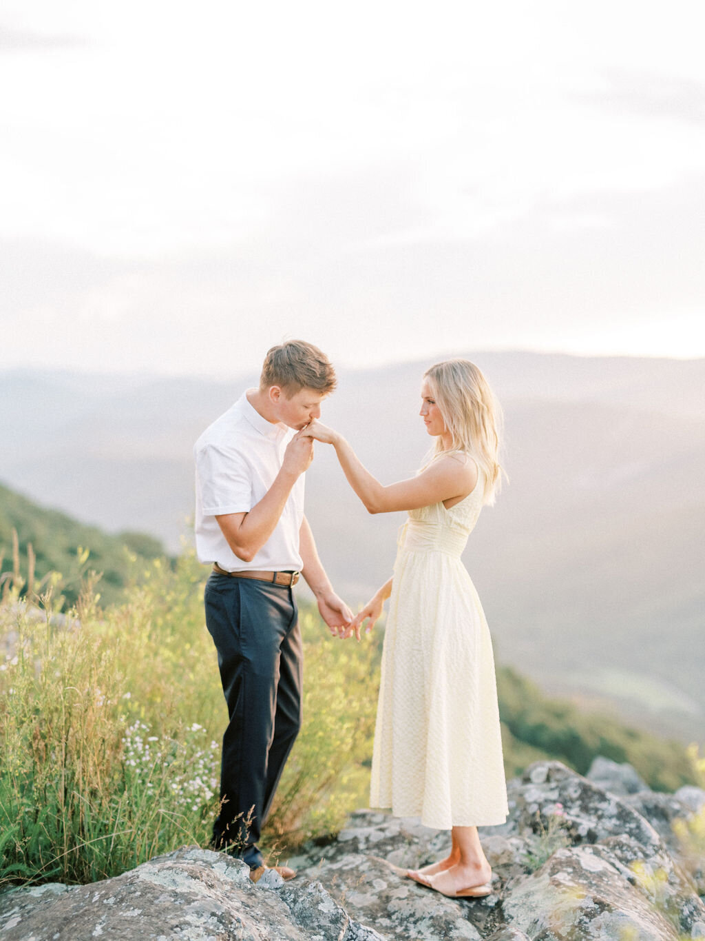 Hannah&Andrew_CharlottesvilleEngagementSession_FINAL-208