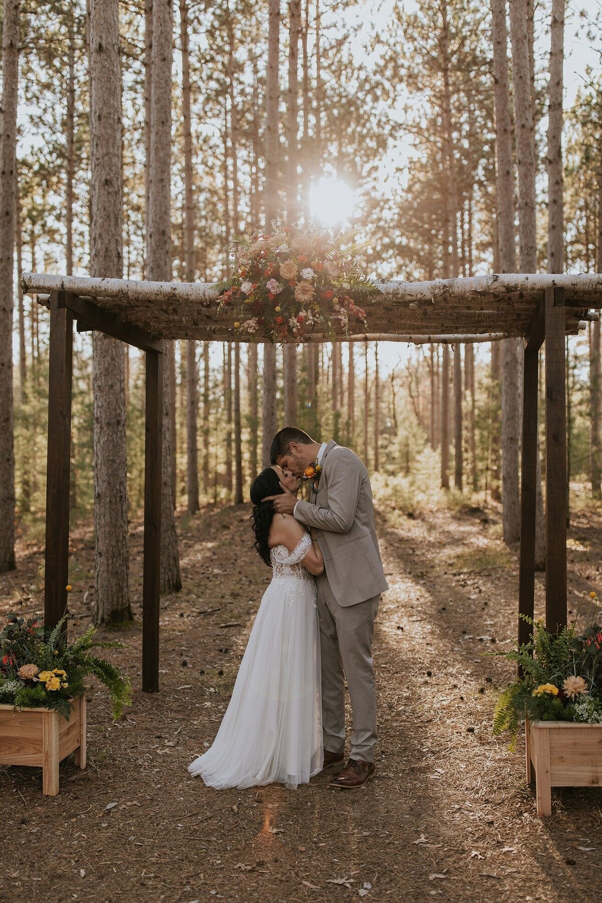 burlap-and-bells-wisconsin-wedding-venue-04