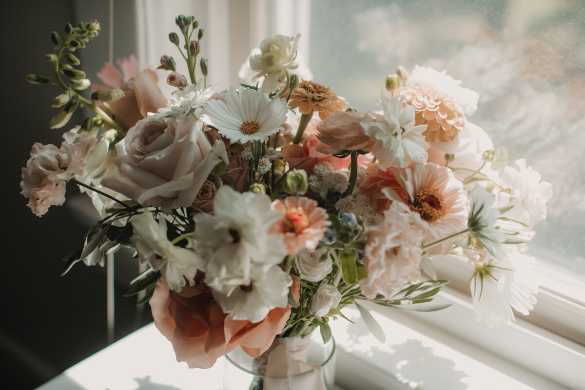 brooke-max-wedding-ancaster-summer-vintage-romantic-tamahaac-club-hamilton-108
