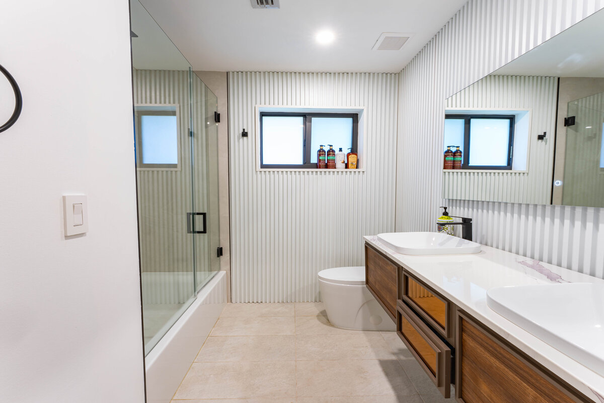 Bathroom 1 (1)