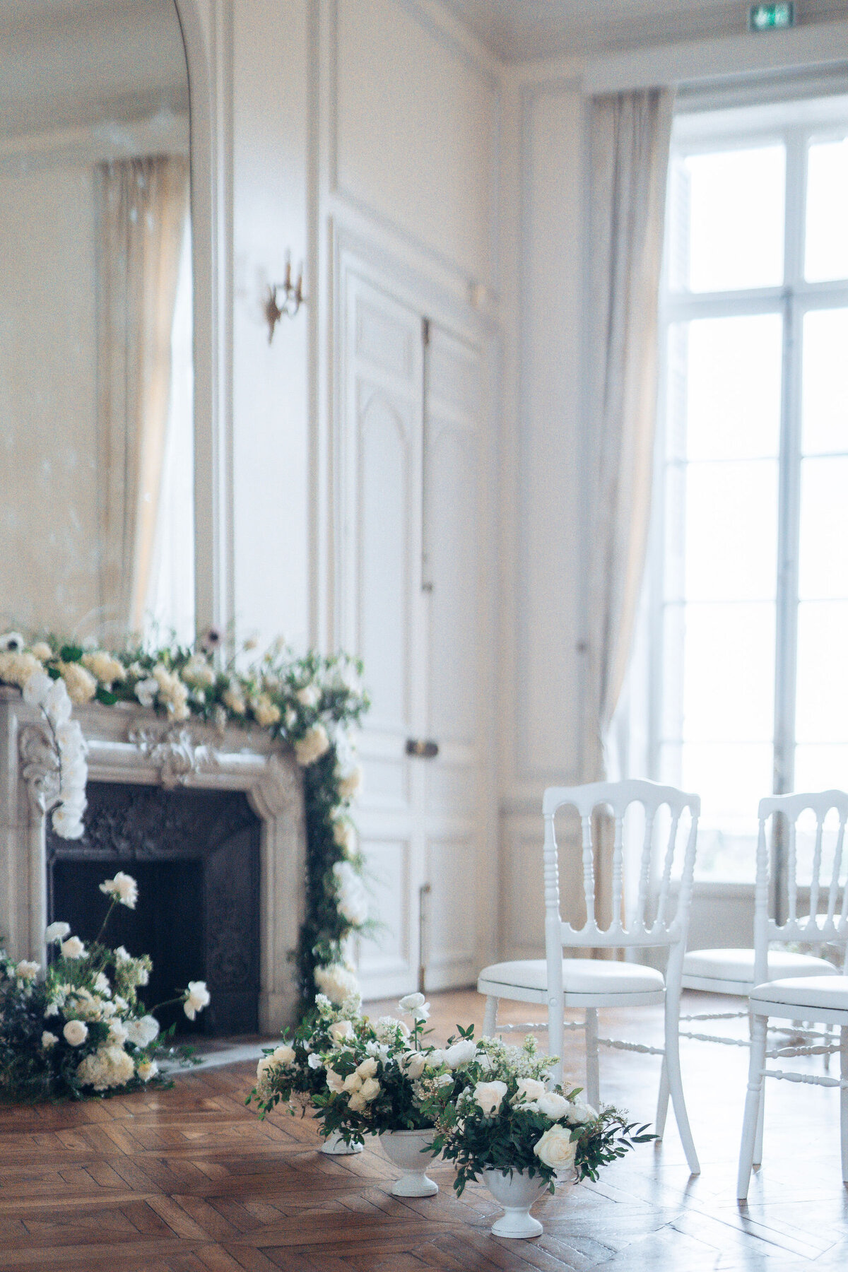 119-Chateau-de-Santeny-Paris-France-Inspiration-Love-Story Elopement-Cinematic-Romance-Destination-Wedding-Editorial-Luxury-Fine-Art-Lisa-Vigliotta-Photography