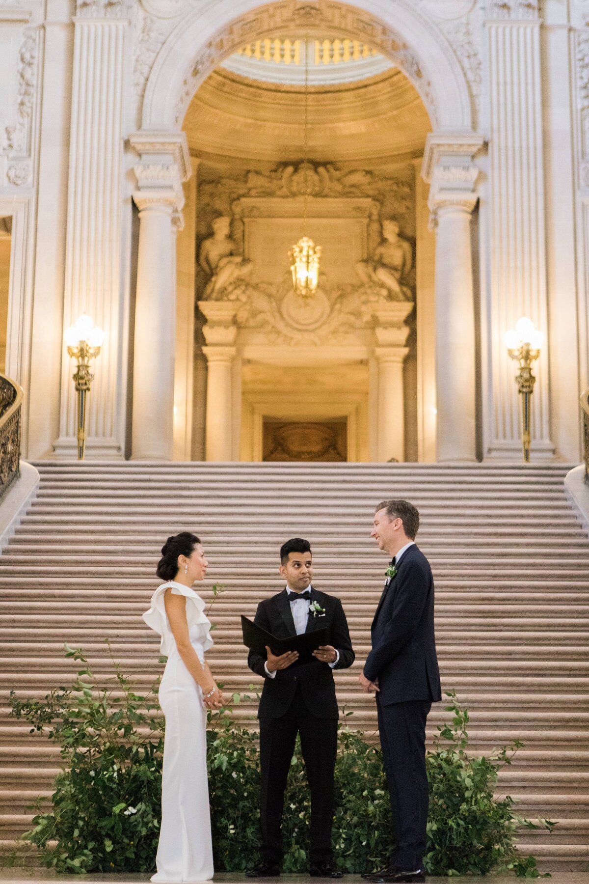 San-Francisco-City-Hall-Wedding-Nicole-Blumberg-Photography_0036