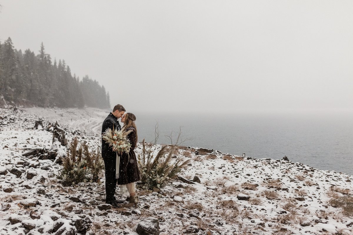 Lake-Kachess-Winter-Elopement-Megan-Montalvo-Photography