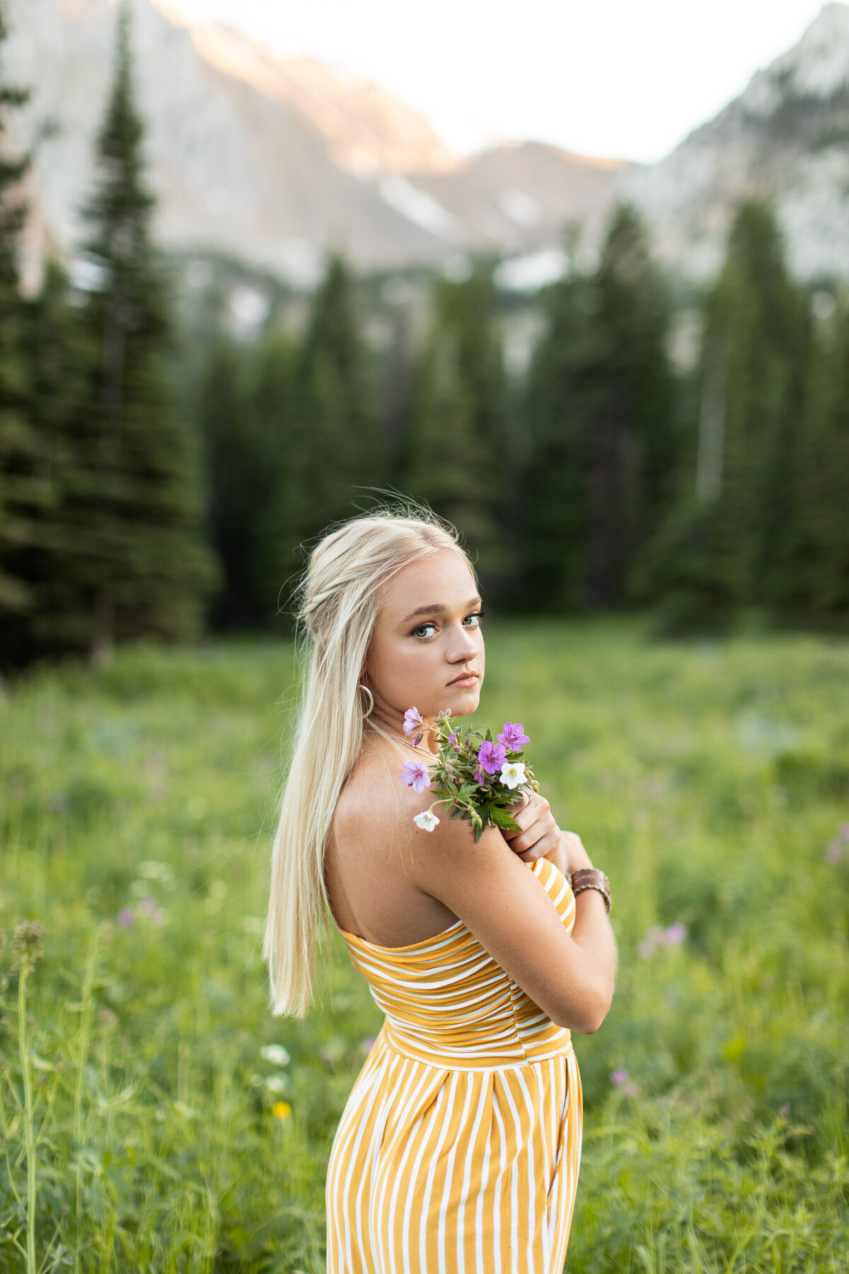 senior-photo-wildflowers