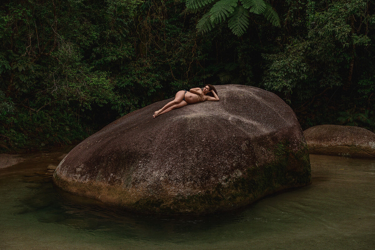 maternity portrait on a boulder