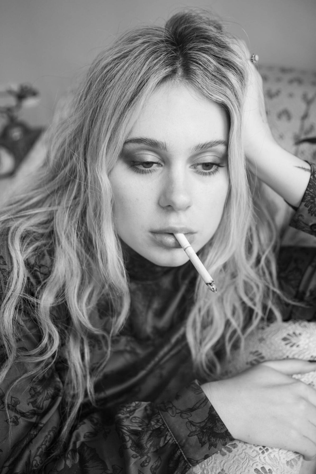 girl-with-cigarette