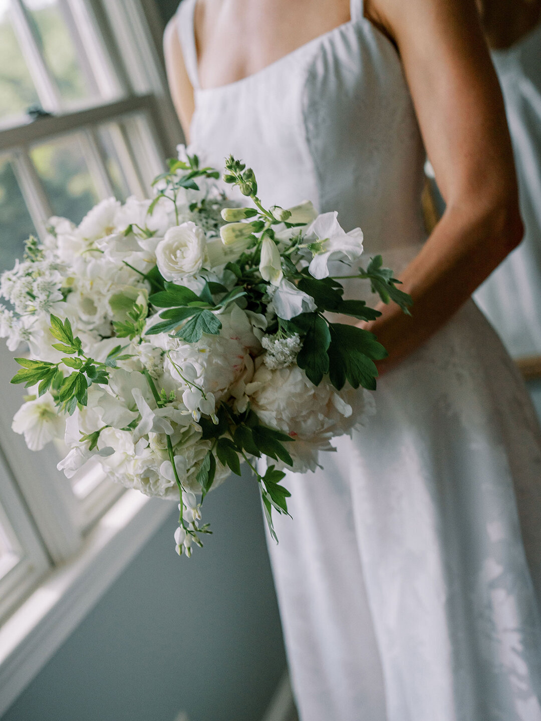 KathleenRob5-3-25GlenstoneGardenVA-VickiGraftonPhotography-96