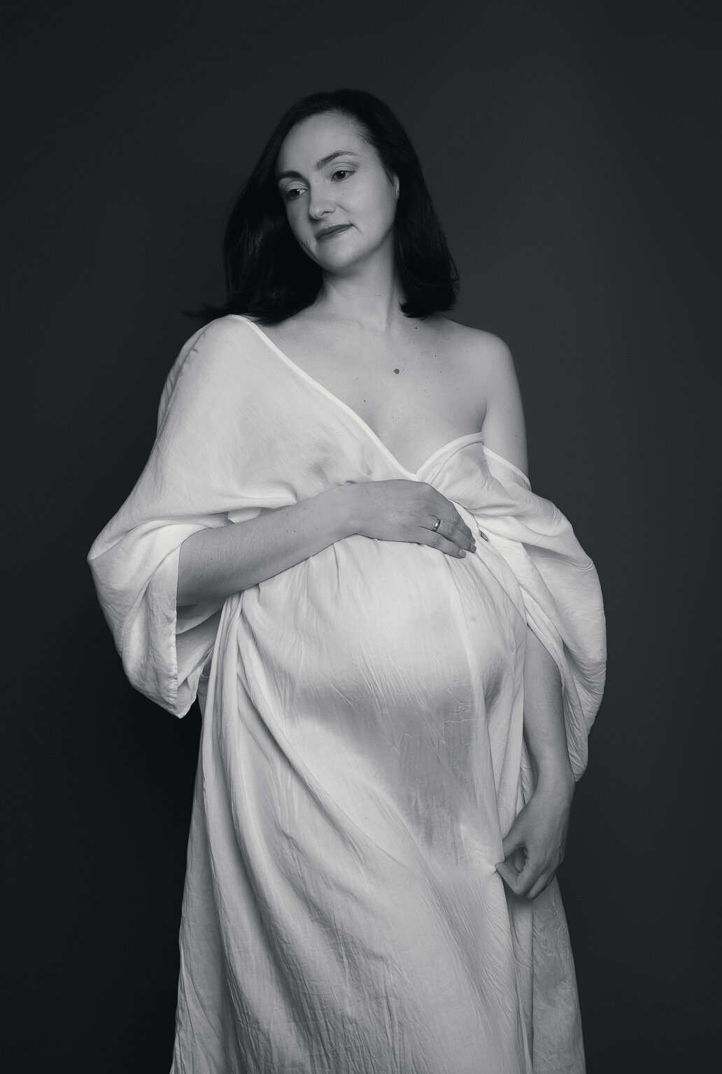 modern-maternity-boudoir-photo-studio-4