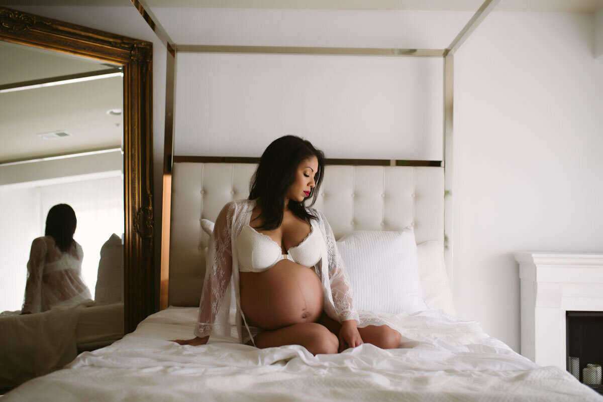roosh-maternity-boudoir-photography
