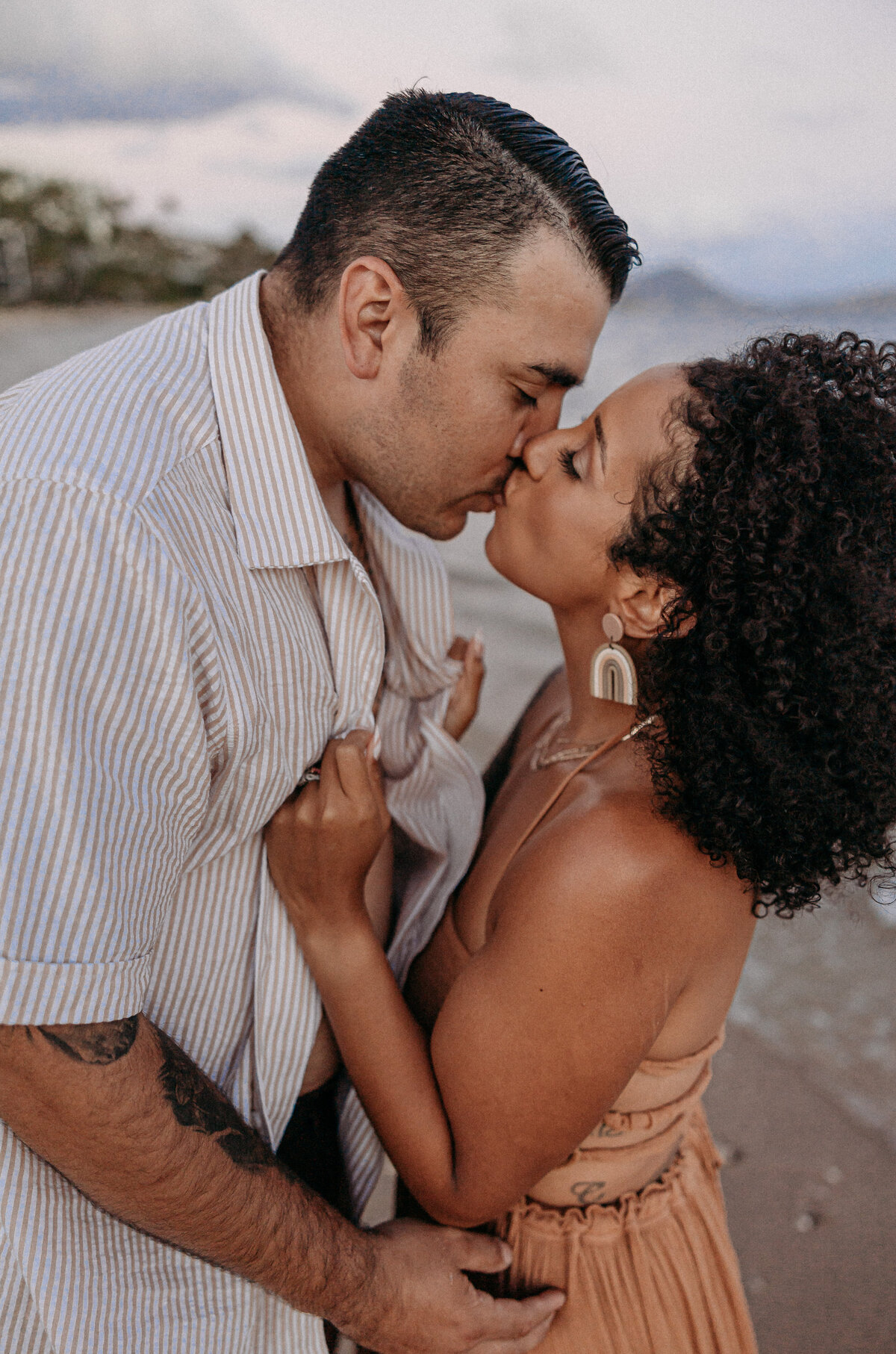 Kahala-Beach-Couples-Photos-15
