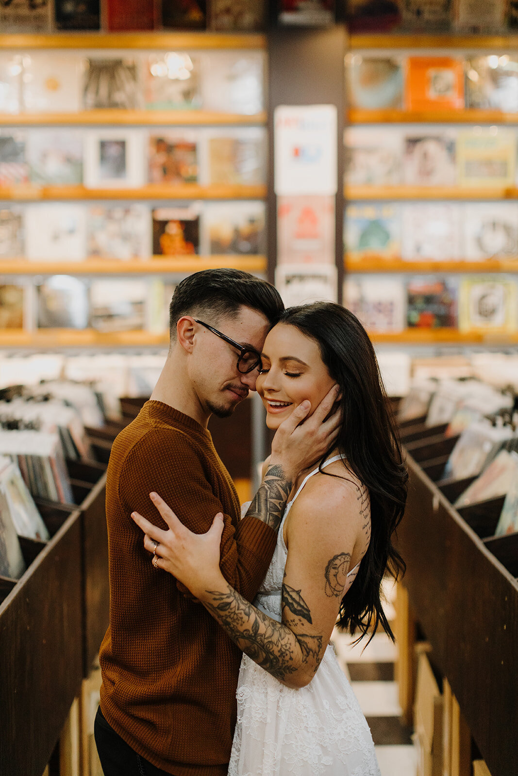 elopement-photography-toronto-record-store