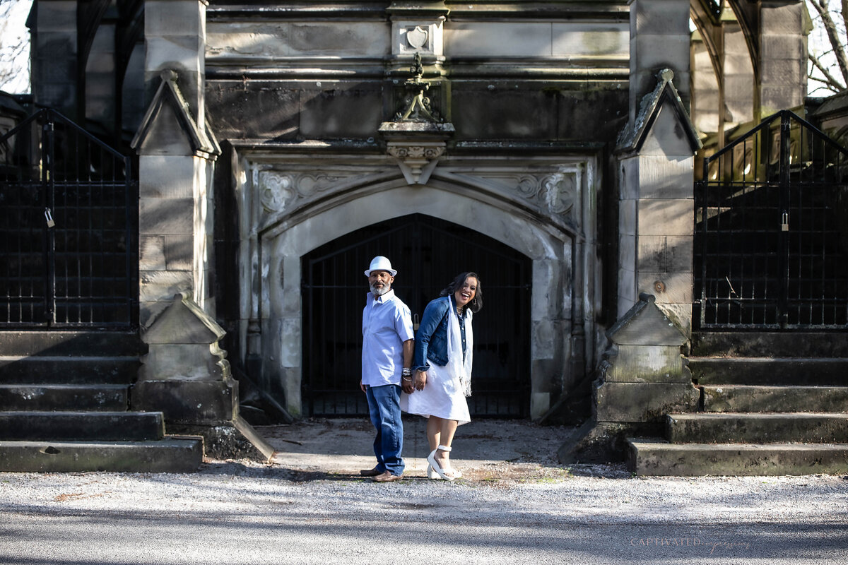 Couple-engagement-session-laughing