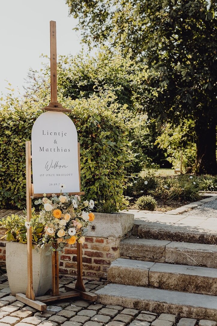 4FE07604-988C-48EC-ADC3-BFD9CE660389_1_105_c