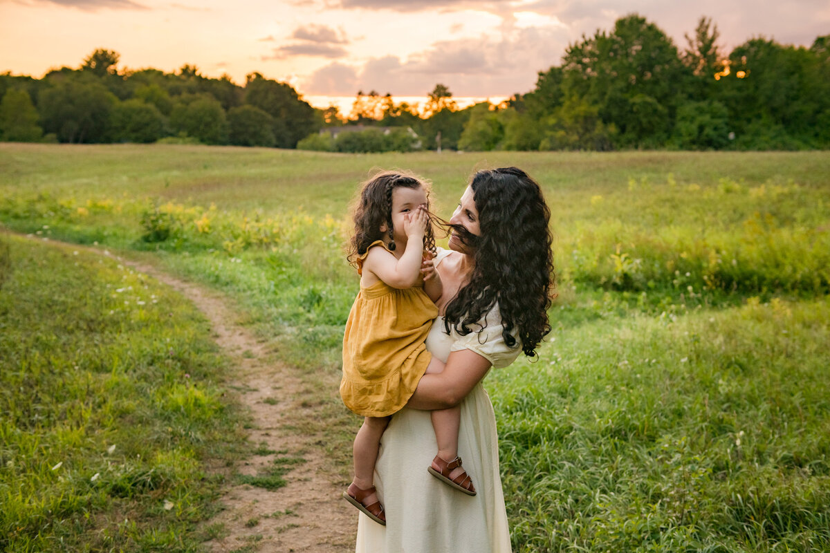Boston-family-photographer-bella-wang-photography-Lifestyle-session-outdoor-wildflower-105