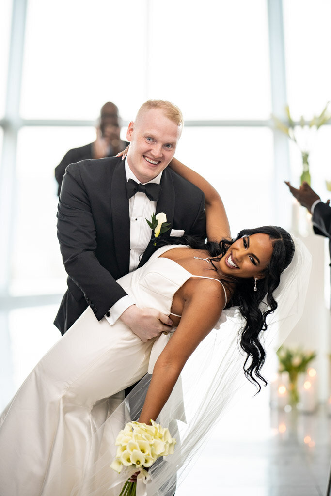 81-Milwaukee-Art-Mueseum-Wedding-Lauren-Ashley-Studios