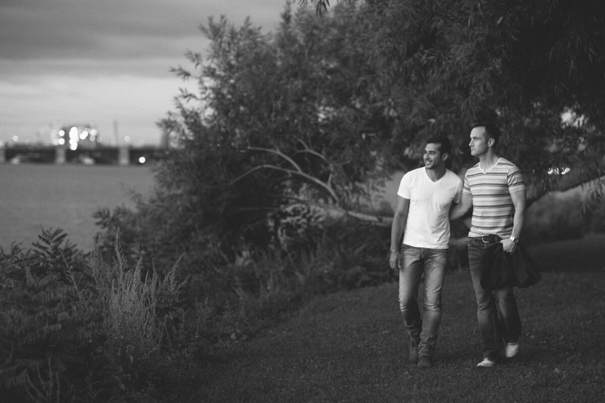 candid-boston-engagement-photographer-zev-fisher120