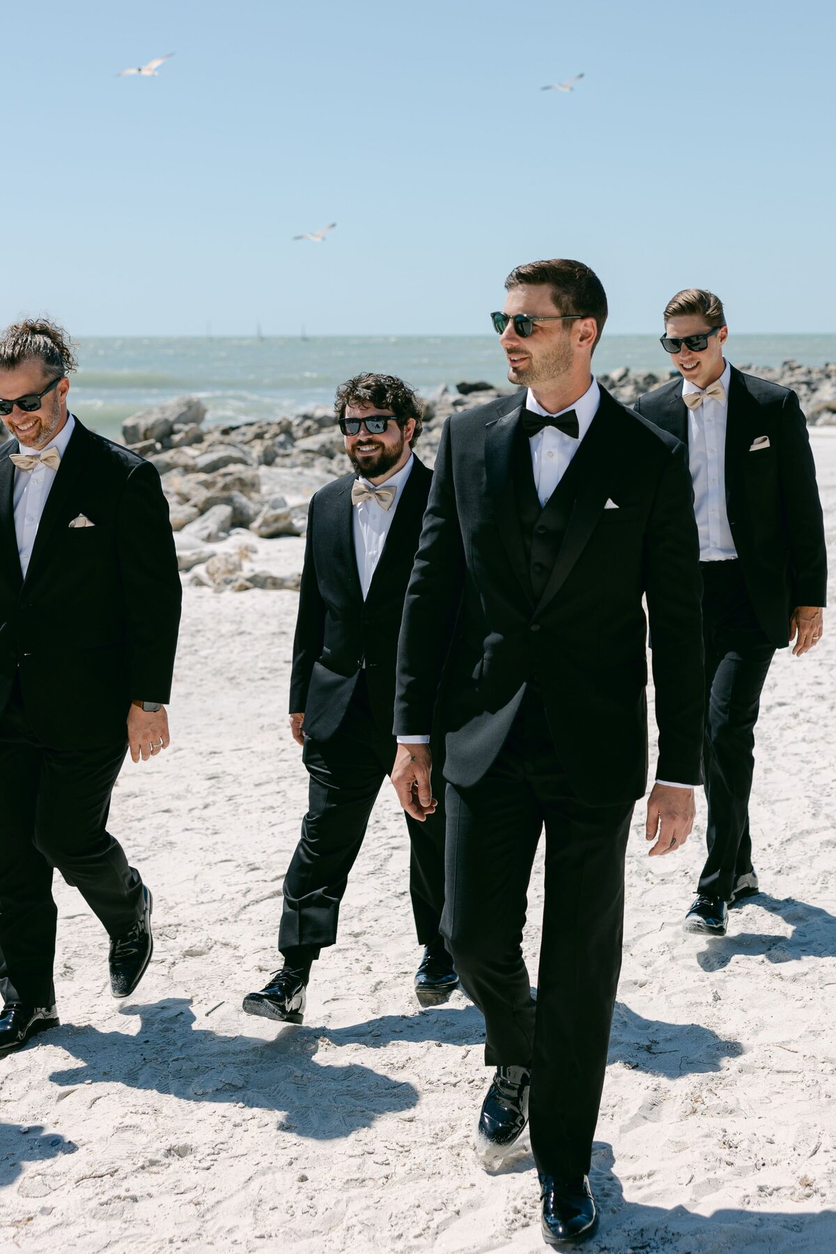 brittany-pannebaker-tampa-florida-destination-wedding-photographer-wedding-alexis-and-alex-boca-bay-pass-club-14