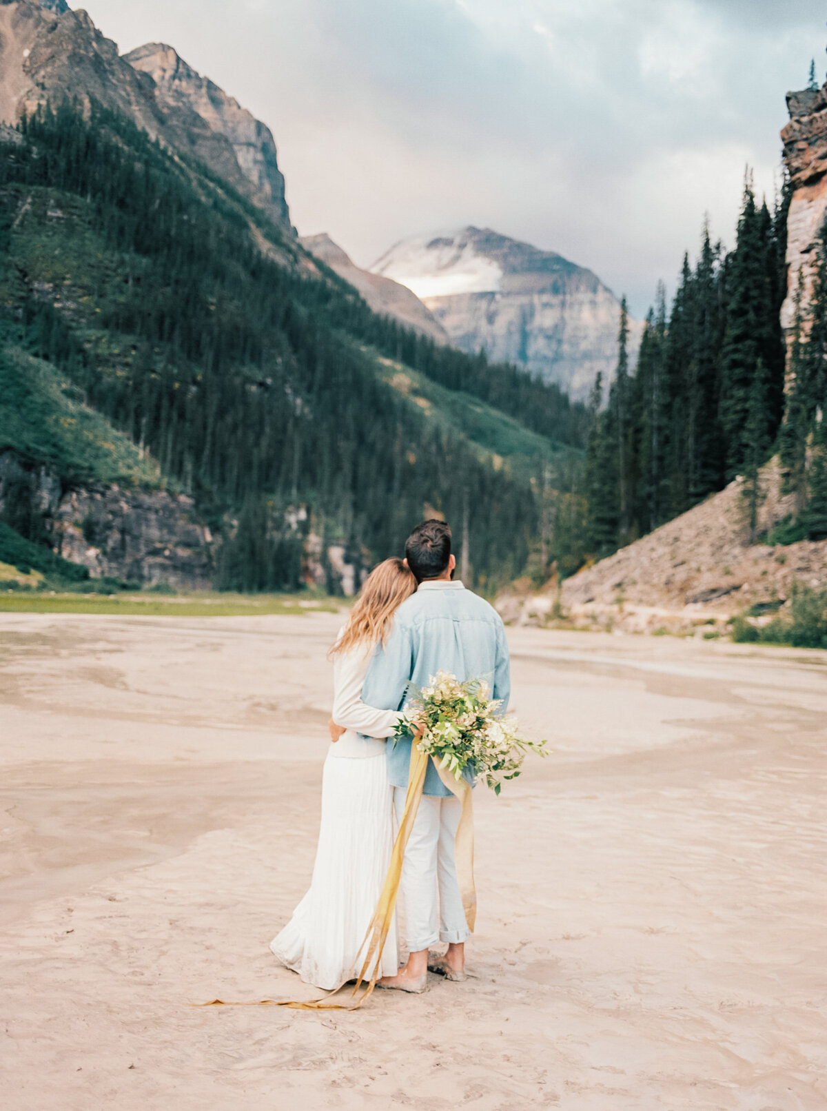 Photos by Canadian wedding and elopement photographer Sarah Rolles Photography