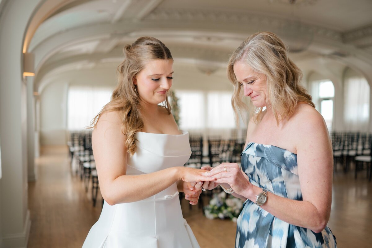 The Cottonwood Hotel Wedding Photos - Anna Brace Photography - Omaha Wedding Photographers-6