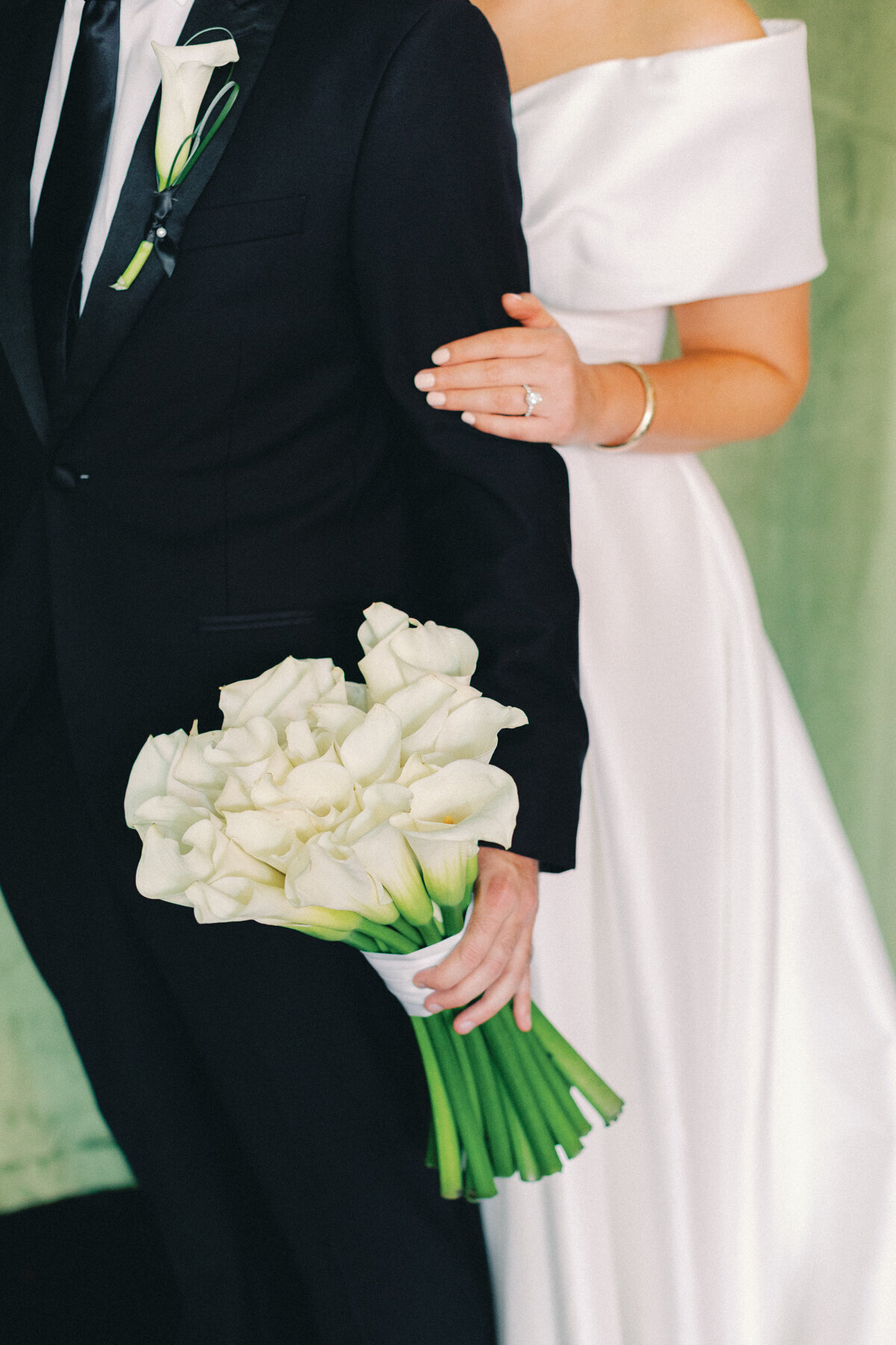 the-colony-club-detroit-wedding-with-nancy-meyers-inspired-style-58