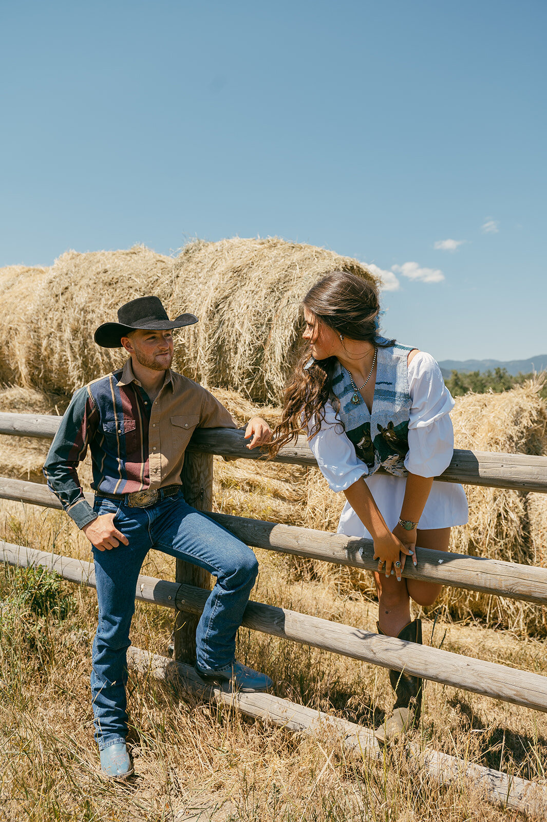presley-gray-photo-haybale-forest-montana-elopement-7624