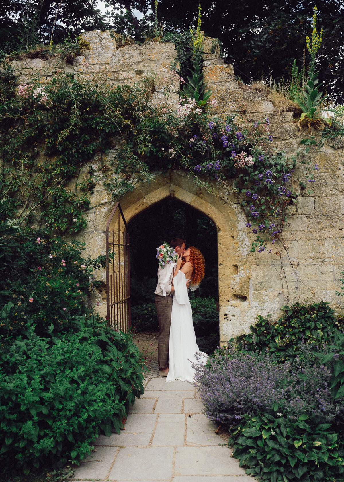 10. Sudeley-Castle-Cinematic-Wedding-Photography-UK-465