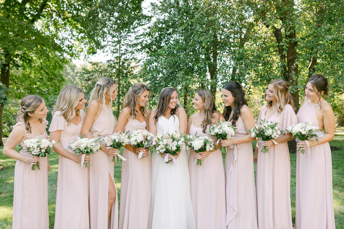 bridesmaids-bouquets-ct-wedding-floris-enza-events
