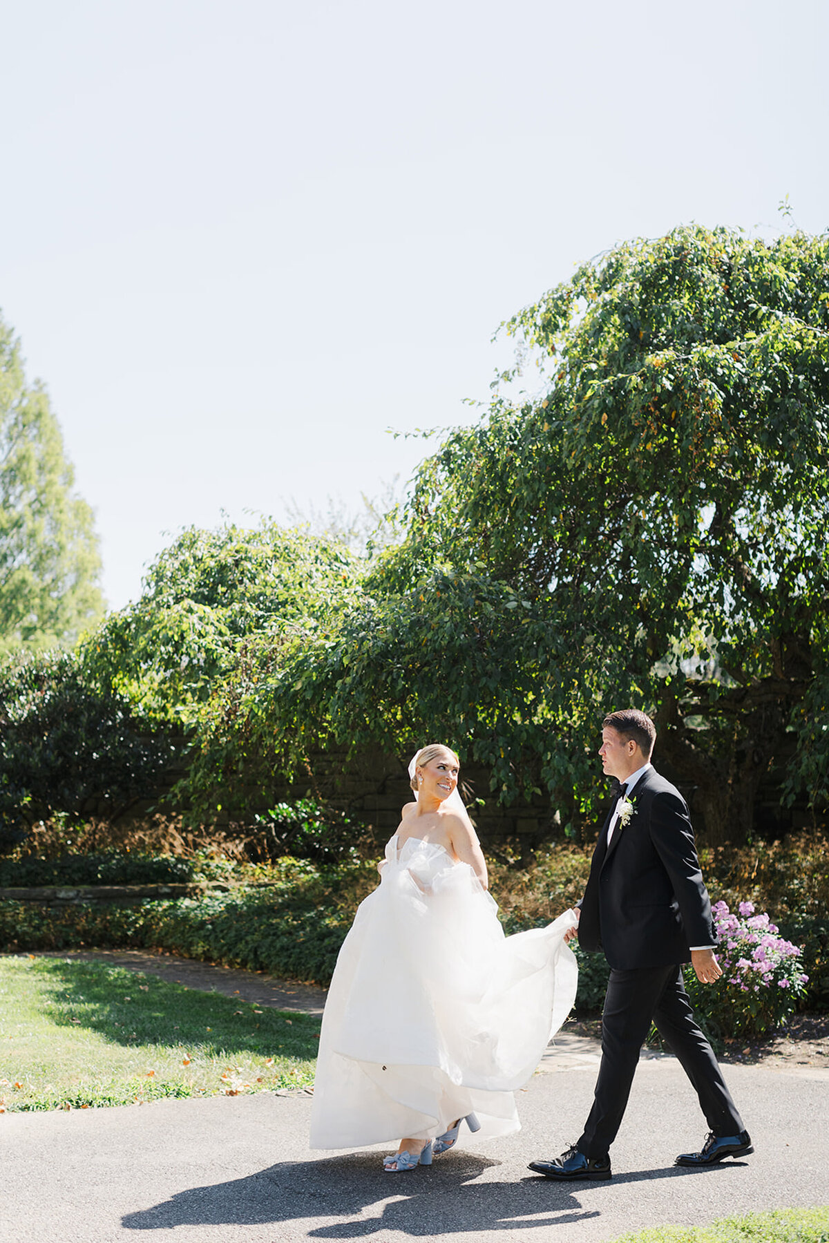 Grace-Brown-Photography-Bellevue-Hall-Tented-Wedding_039