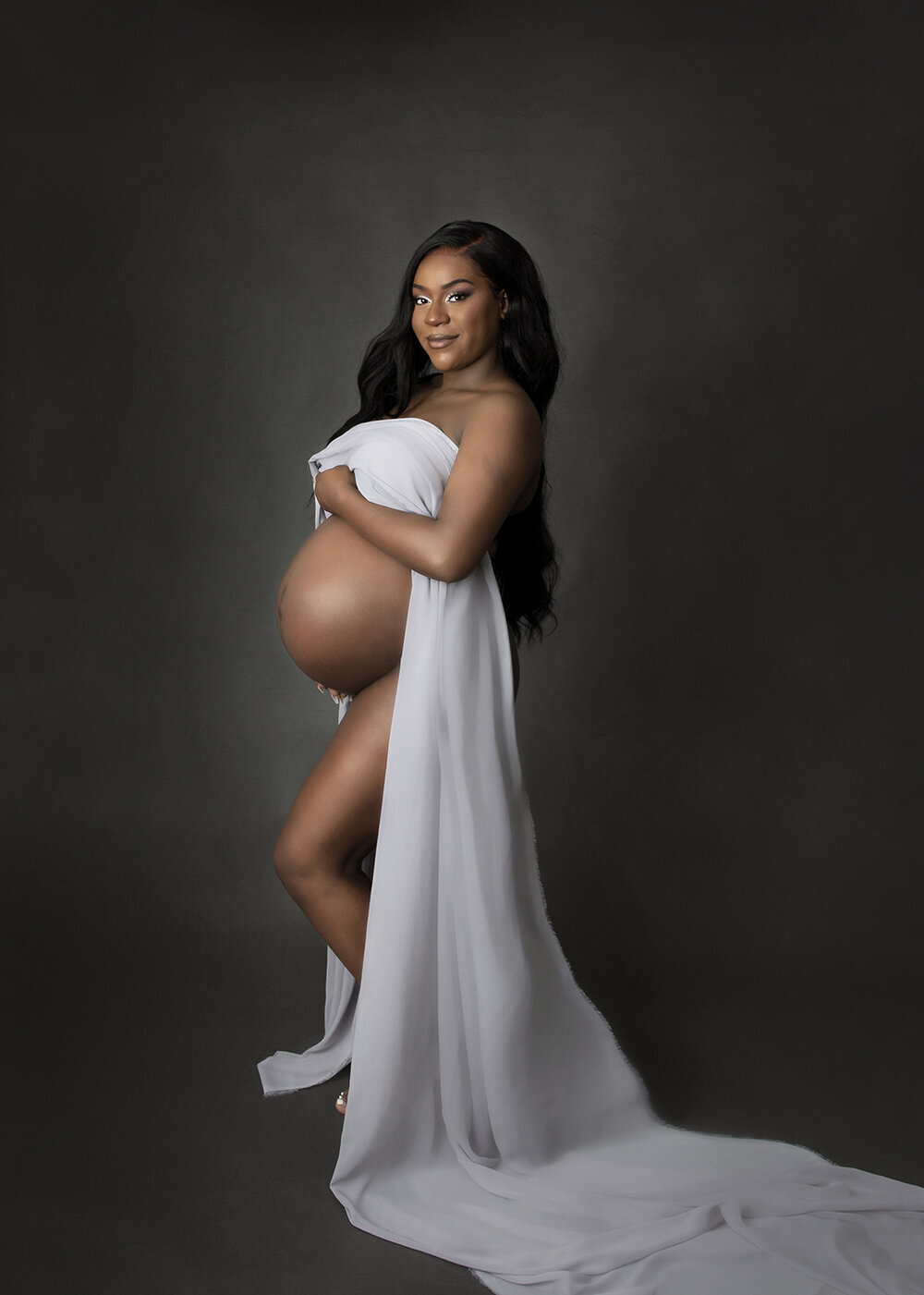 MATERNITY_PREGNANTWOMAN_BLACKWOMAN_NAKEDGREYFABRIC