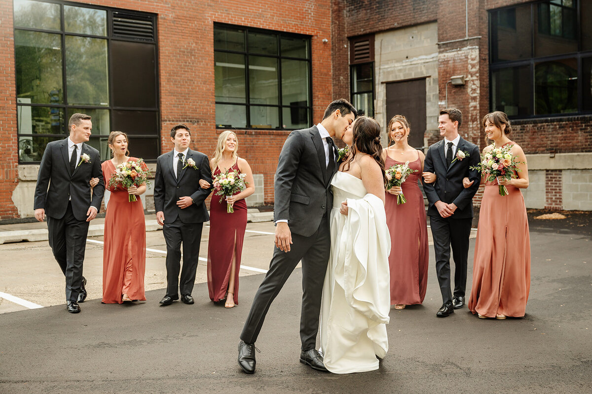 urban-daisy-wedding-50