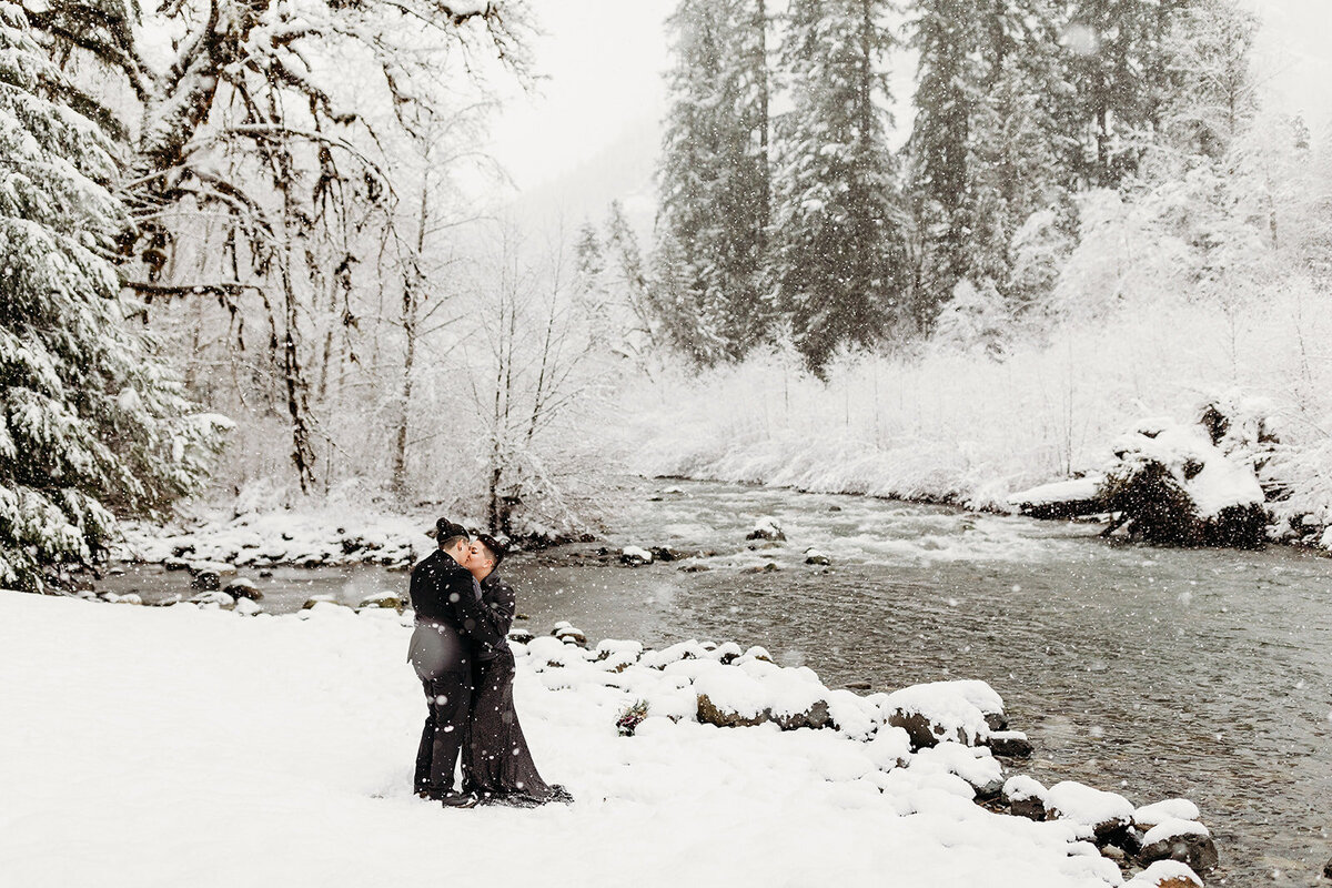 Snowy-Mountain-Elopement-36