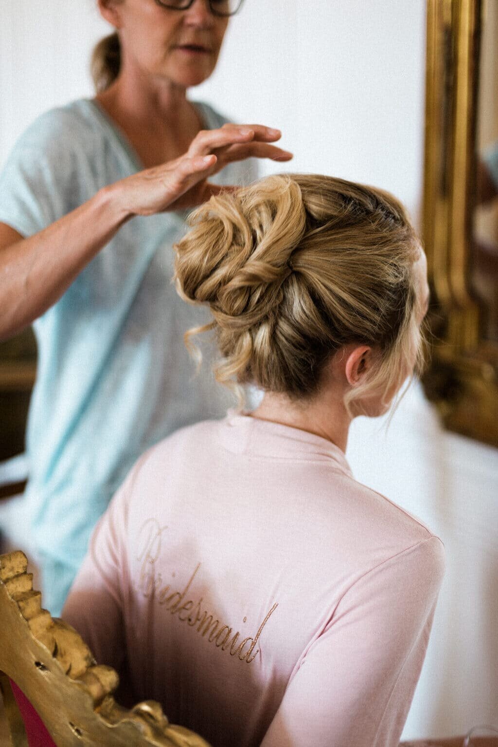 bridesmaids-wedding-hairstyle