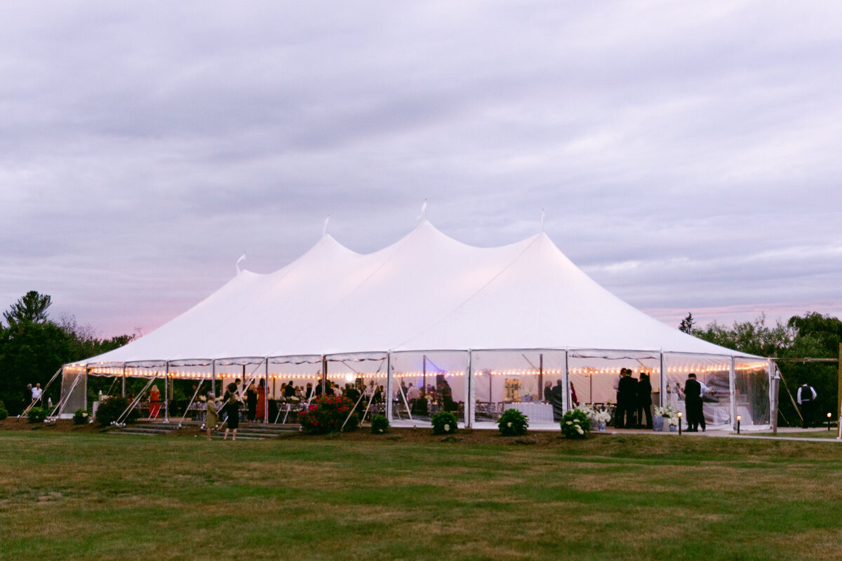 A Coastal Luxury Wedding at French's Point in Maine _-8614