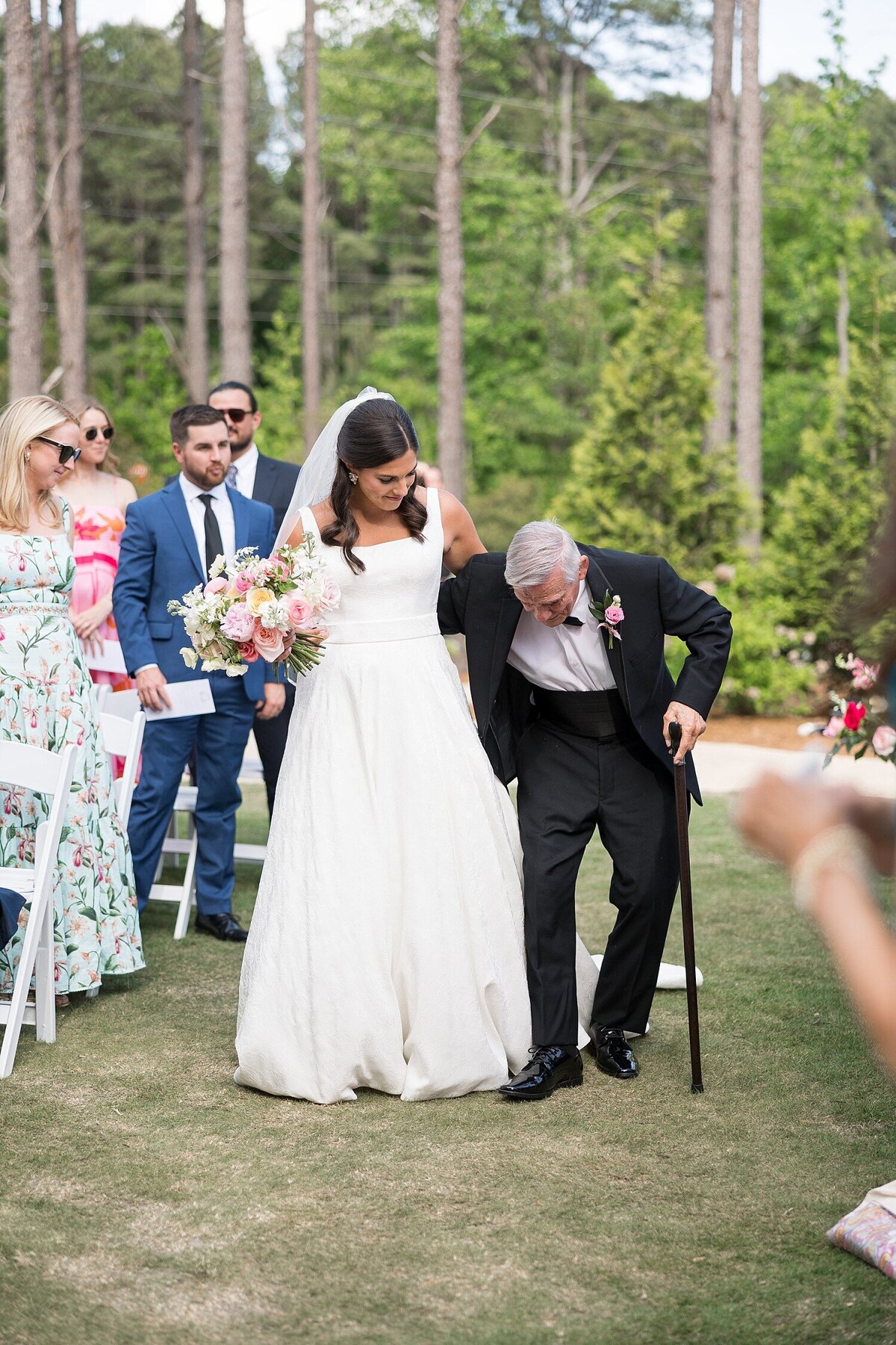The-Upchurch-Cary-Wedding-Photographer-Timeless-Spring-Wedding-Sarah-Hinckley-Photography-valkeaton2025-_0037