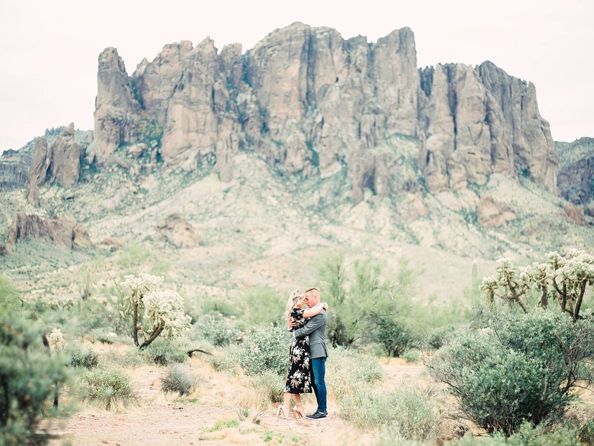 scottsdale-arizona-wedding-photographer-engagement-desert_0089
