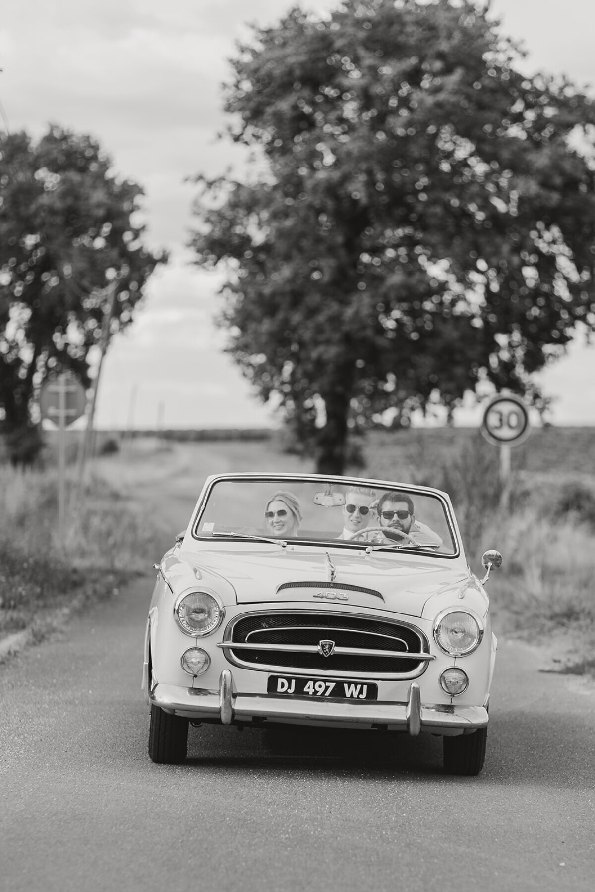 bride-groom-car