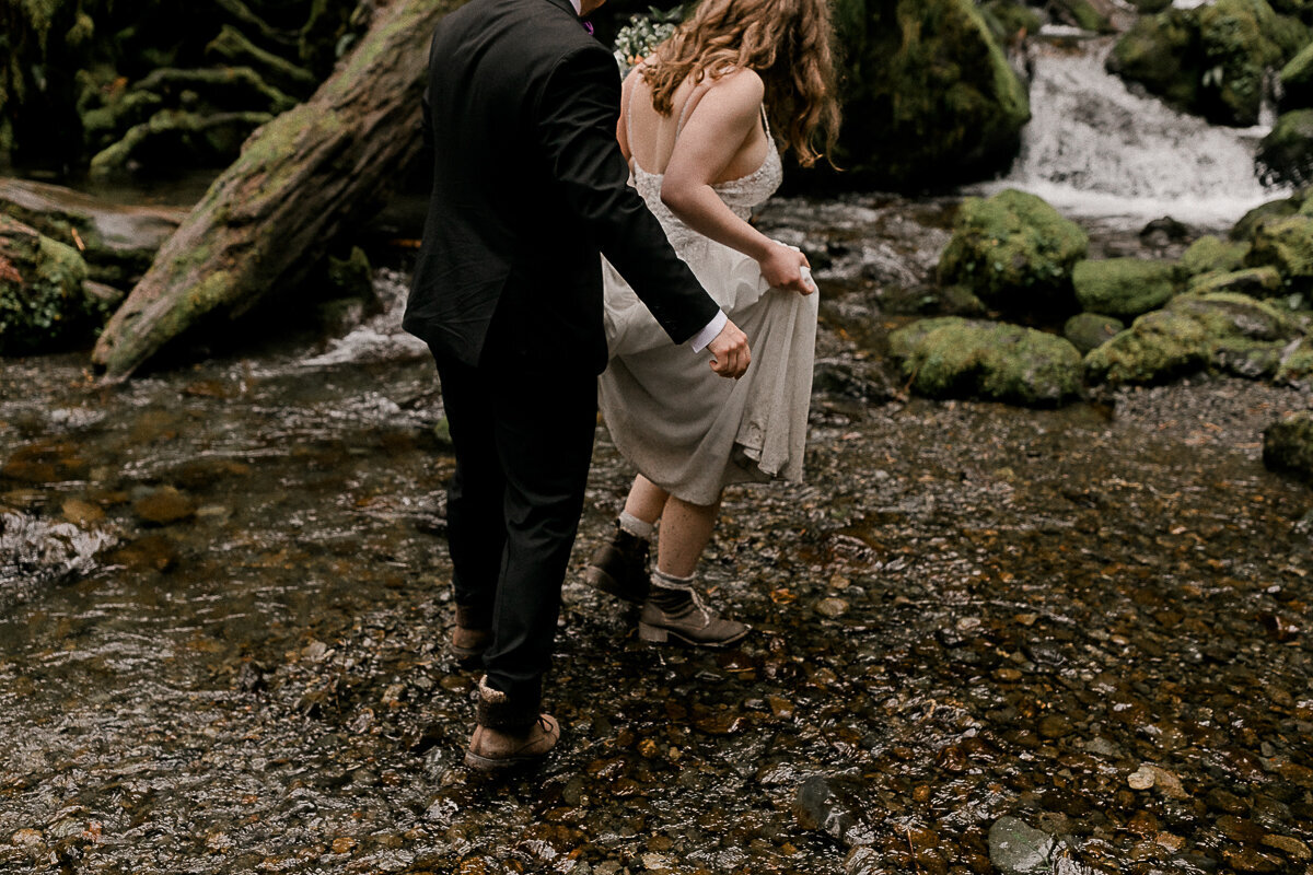 washingtonelopementphotographer-fernacreswedding-forkswashingtonwedding-pnwelopement-70