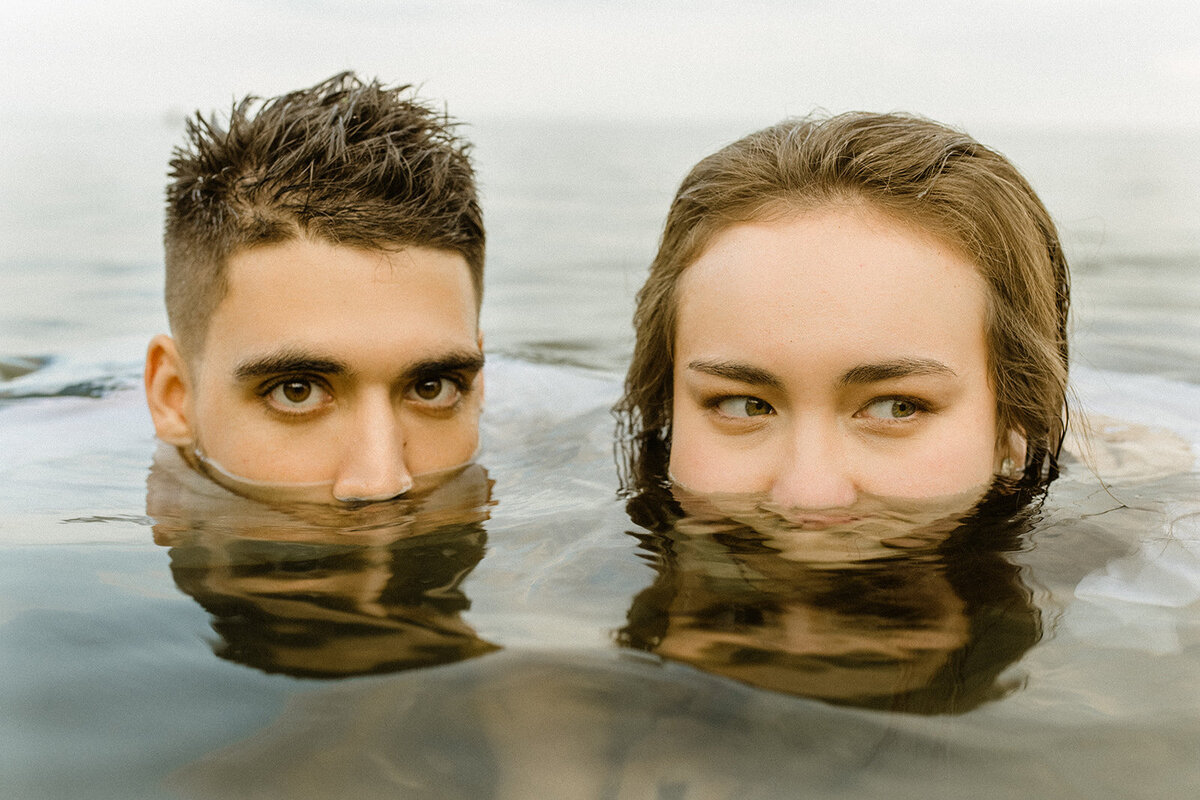 vanessa-filipe-toronto-islands-engagement-session-wanderlust-romantic-artsty-73